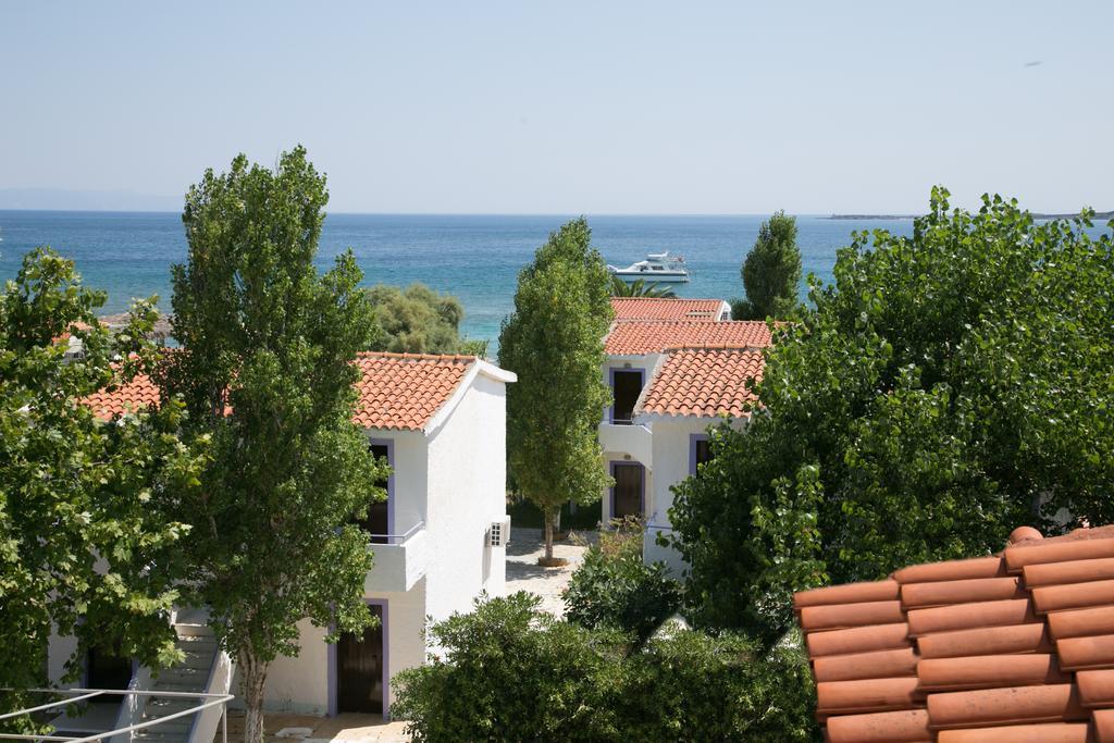 Camera Quadrupla con Vista Mare e Balcone (2 Adulti + 2 Bambini)